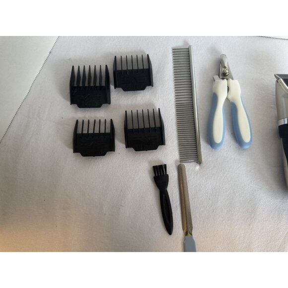 Ceenwes Professional Rechargeable Salon Pet Hair Clipper And Nail Clipper Set - Picture 3 of 4